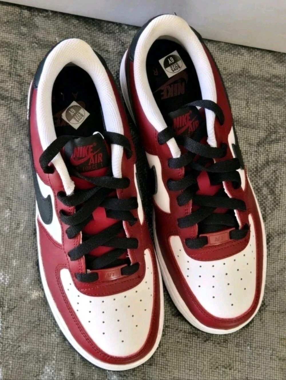 Nike Air Force 1 Low LV8 Team Red GS Size 6 Youth